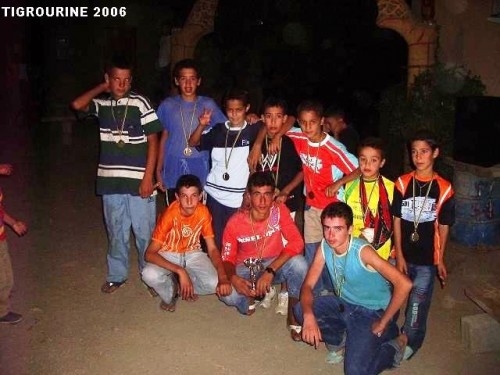 tazemourt 2bis.JPG fete 2006-equipe jeunes.JPG