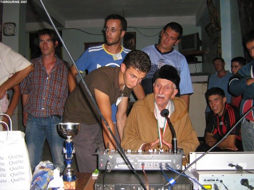 IMG_0139-Tigrourine 2007- Sedoud Ahmed - El hadj Oujioua au micro.JPG